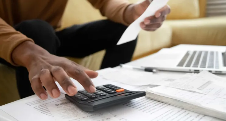 Milhões de brasileiros têm dificuldades de pagar suas dívidas