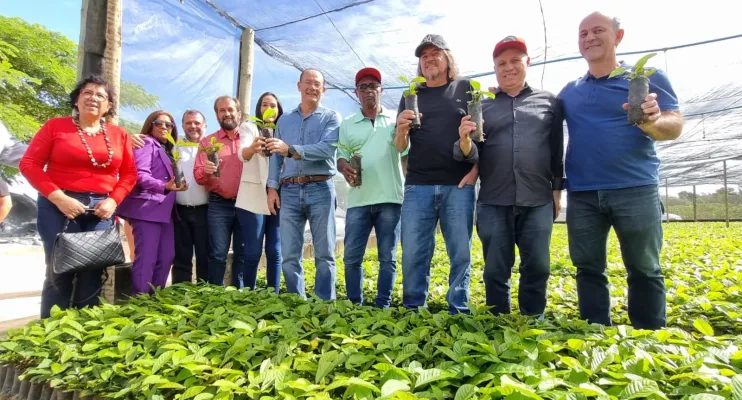Ministro anuncia reforma agrária ao lado do prefeito de São Mateus Daniel Santana