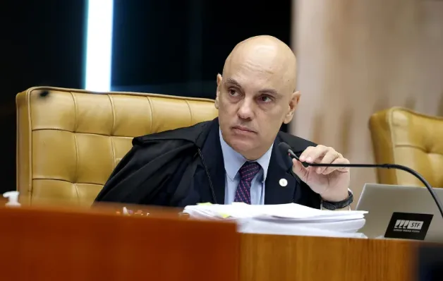 Ministro do STF deve se reunir com defesa de Bolsonaro antes de definir domiciliar