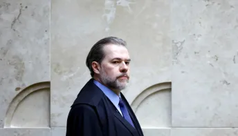 Ministro do STF Toffoli anula provas e afirma que prisão de Lula na Lava Jato foi 'armação'
