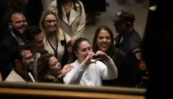 Monique Medeiros, mãe de Henry, recebe perdão judicial; entenda