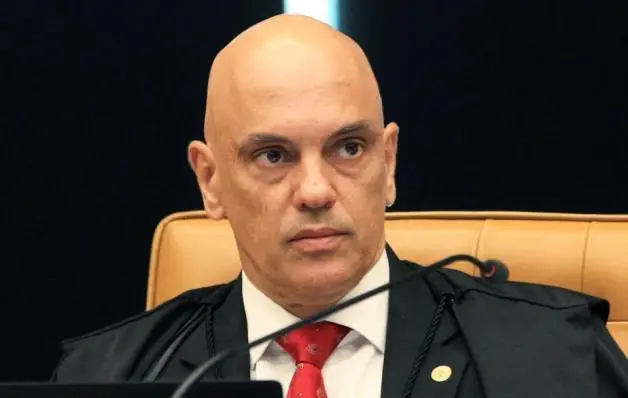 Moraes atende à AGU e proíbe bloqueio de vias e prédios públicos no país
