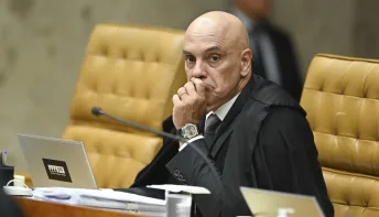 Moraes chama desinformação de 'mal do século 21' e firma acordos contra fake news eleitoral