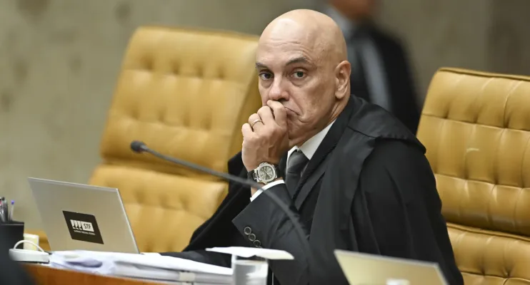 Moraes chama desinformação de 'mal do século 21' e firma acordos contra fake news eleitoral