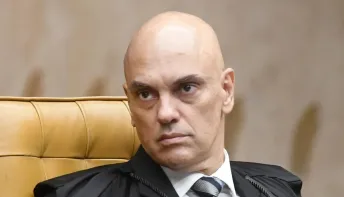 Moraes compartilha com CGU inquéritos que miram Bolsonaro e apoiadores