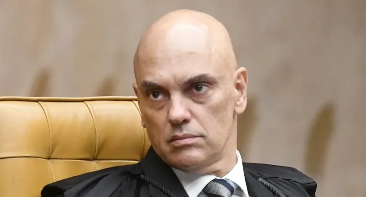 Moraes compartilha com CGU inquéritos que miram Bolsonaro e apoiadores