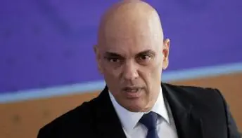 Moraes manda bloquear contas de investigados por atos golpistas
