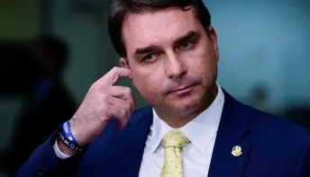 Moraes marca depoimento de Flávio em ação por suposta calúnia contra Lula
