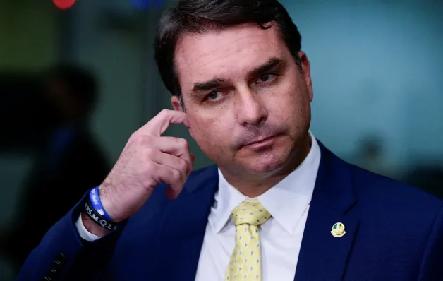 Moraes marca depoimento de Flávio em ação por suposta calúnia contra Lula