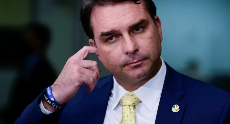 Moraes marca depoimento de Flávio em ação por suposta calúnia contra Lula