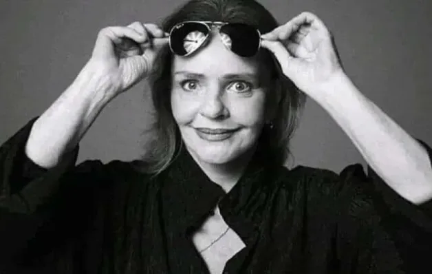 Morre a cantora Angela Ro Ro aos 75 anos