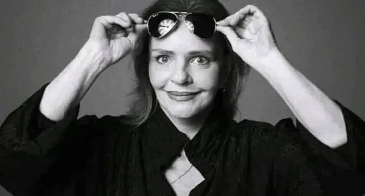 Morre a cantora Angela Ro Ro aos 75 anos