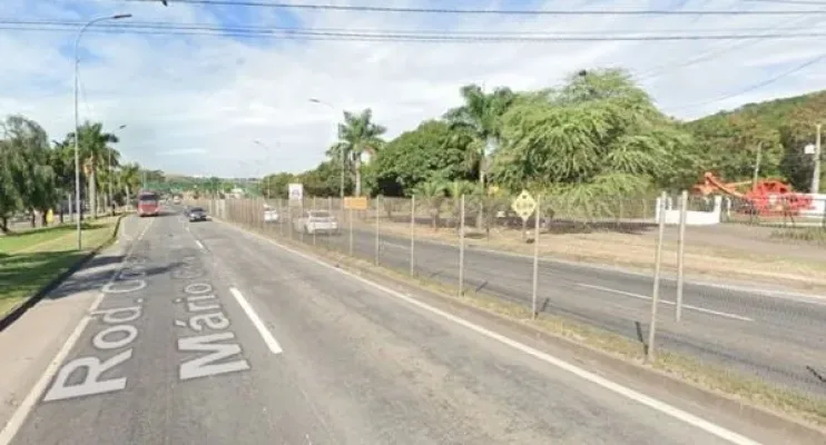 Moto e carro batem e motociclista morre em acidente na Serra