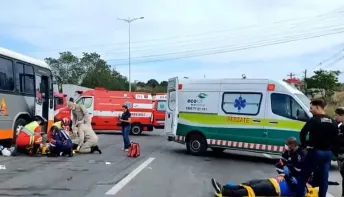 Motos e ônibus causam acidente deixa 4 feridos na Rodovia do Contorno, no ES