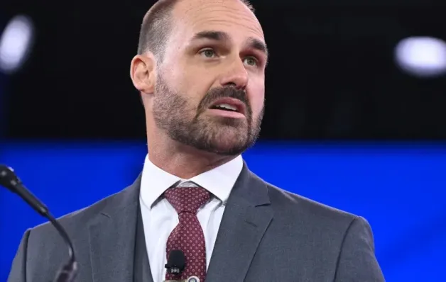 Motta sobre Eduardo Bolsonaro: 'Não há mandato a distância' no regimento