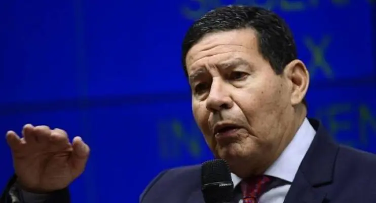 Mourão diz que é preciso 'manter a calma' na relação entre Poderes