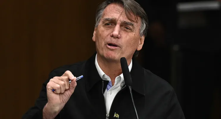 Ministério Público Federal quer que Bolsonaro devolva todos os presentes recebidos