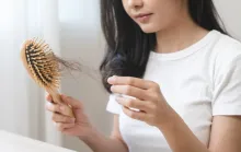 Mudanças de estação afetam a saúde capilar? Dermatologista explica