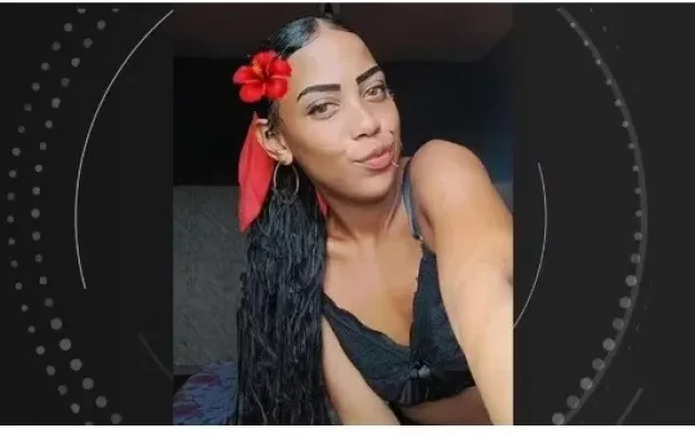 Mulher é assassinada a facadas e com golpes de bengala dentro da própria casa 