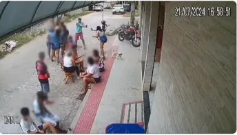 Mulher é morta pelo ex com quase 30 tiros na frente de bar no ES