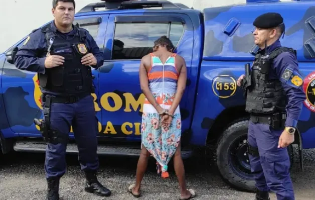 Mulher é presa pela GCM com mandado de prisão em aberto por roubo em Linhares