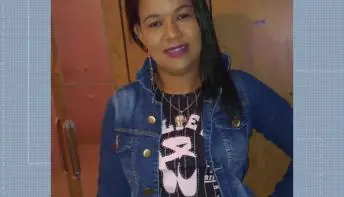 Mulher morre após ser baleada na varanda da casa da mãe; suspeito é o ex-marido