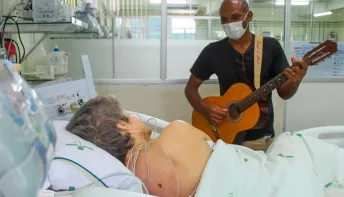 Música na UTI do Hospital Geral de Linhares acelera recuperação de pacientes
