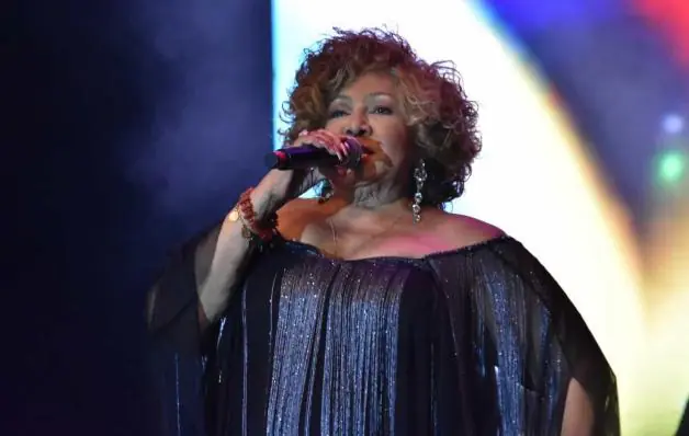 Musical sobre Alcione revela resistência da mulher negra ao cantar o amor