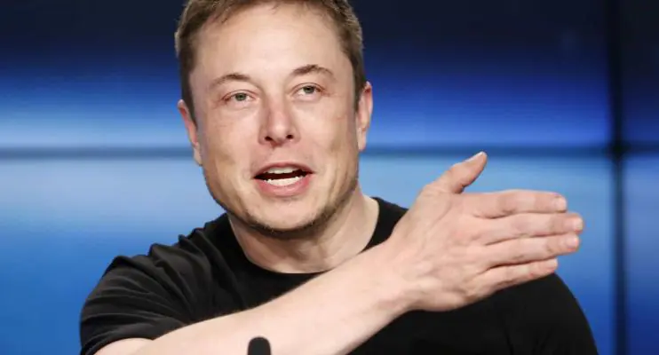 Musk se compromete a mobilizar mais recursos próprios para a compra do Twitter