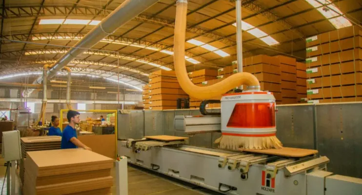 Mutirão em Linhares oferece mais de 100 vagas no setor moveleiro