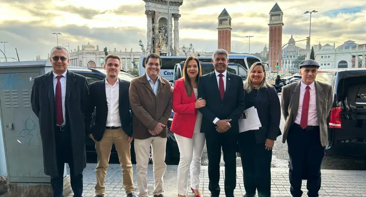 Na Espanha, Jerônimo conhece tratamento revolucionário contra o câncer e negocia o uso da tecnologia na Bahia