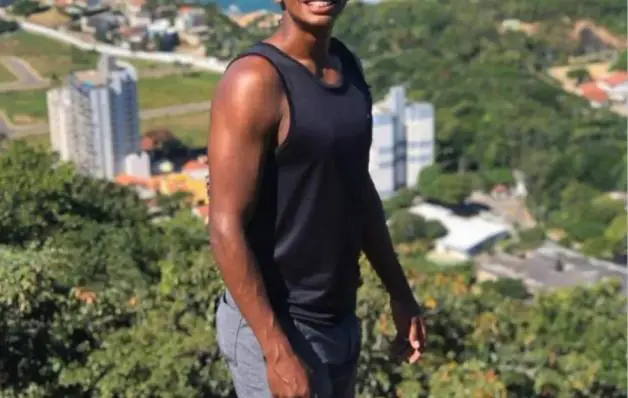 Naioto Santos  de 28 anos morre em acidente, e duas pessoas ficaram feridas na Rodovia do sol, em Vila Velha