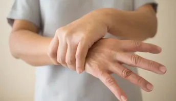 Não é Parkinson! Tremor nas mãos pode ser hipertireoidismo