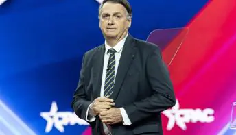 Jair Bolsonaro promete regressar ao Brasil ainda este mês