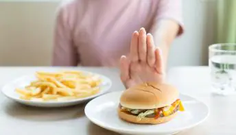 É assim que consegue acabar com os desejos de comer ‘fast food’