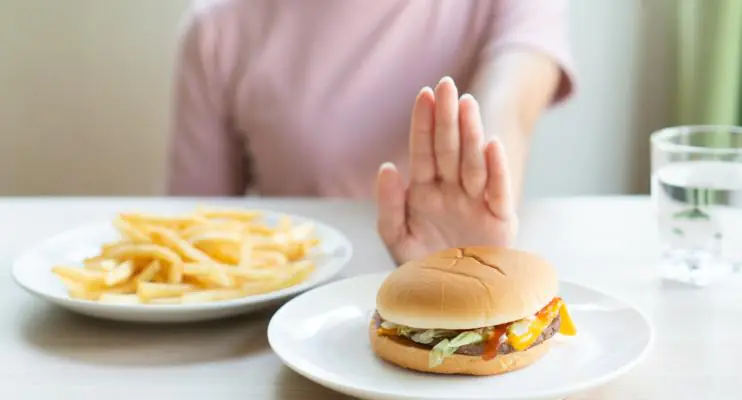 É assim que consegue acabar com os desejos de comer ‘fast food’