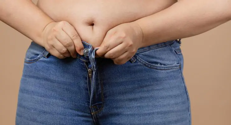Quer acabar com a gordura visceral? Deixe de lado estes alimentos