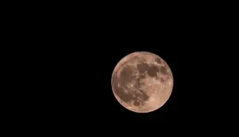 Nasa encontra poços na Lua com temperaturas 'confortáveis' para humanos