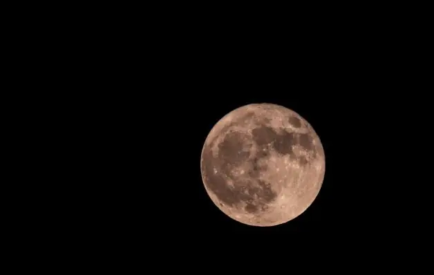 Nasa encontra poços na Lua com temperaturas 'confortáveis' para humanos