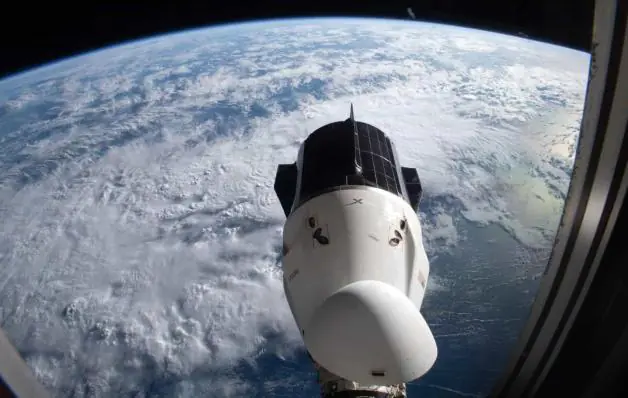 NASA partilha imagem de cápsula unida à Estação Espacial