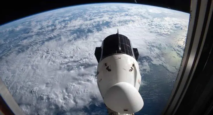 NASA partilha imagem de cápsula unida à Estação Espacial