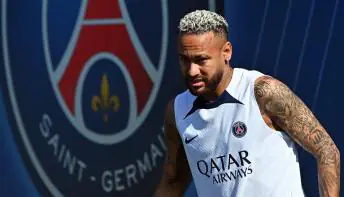 Neymar curte tweet crítico à decisão de Mbappé ser cobrador de pênaltis no PSG