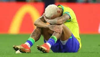 Neymar troca comercial por posts nas redes e tenta "humanizar" maior derrota da carreira