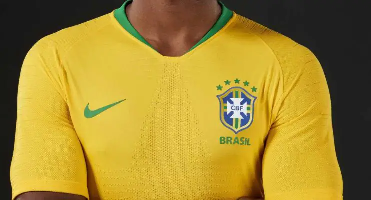 Nike proíbe nomes de Lula, Bolsonaro e 'mito' na camisa da seleção para a Copa