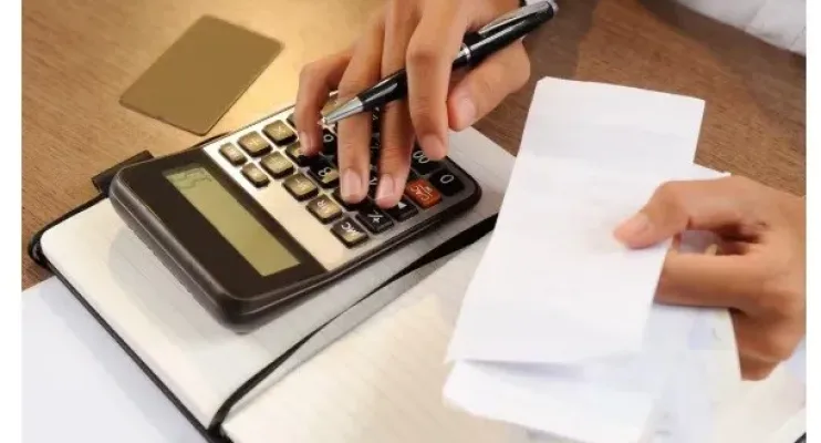 Nova regra do PIX e cartão: autônomo declara renda como?