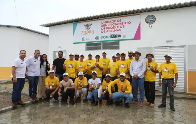 Nova unidade de beneficiamento de mel fortalece renda de apicultores em Itiúba