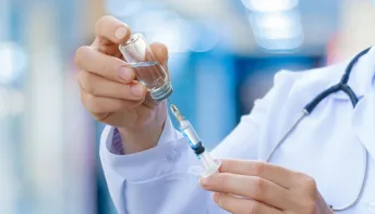 Nova vacina da dengue chega a clínicas privadas na semana que vem; saiba quanto custará