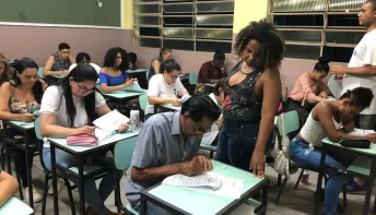 Nova Viçosa incentiva retorno aos estudos com vagas na Educação de Jovens, Adultos e Idosos