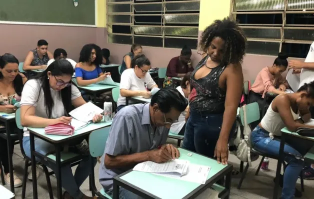 Nova Viçosa incentiva retorno aos estudos com vagas na Educação de Jovens, Adultos e Idosos