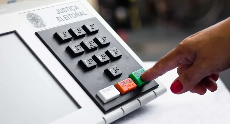 Nove em cada dez brasileiros não se arrependem do voto em 2022, diz pesquisa 